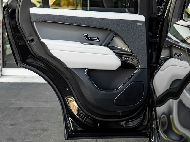 2026 Land Rover Range Rover Sport SE