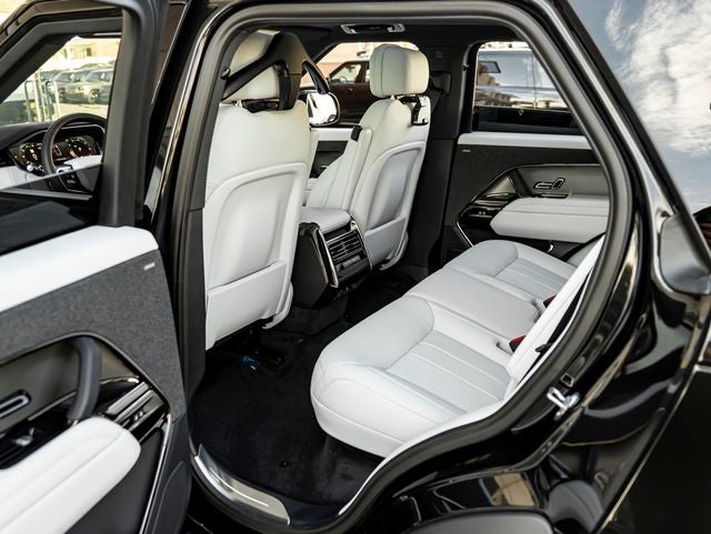 2026 Land Rover Range Rover Sport SE
