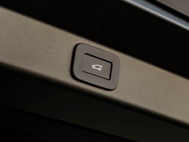 2026 Land Rover Range Rover Sport SE