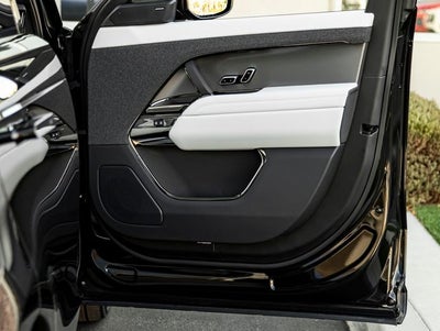 2026 Land Rover Range Rover Sport SE