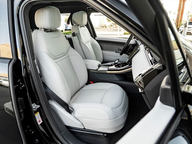 2026 Land Rover Range Rover Sport SE