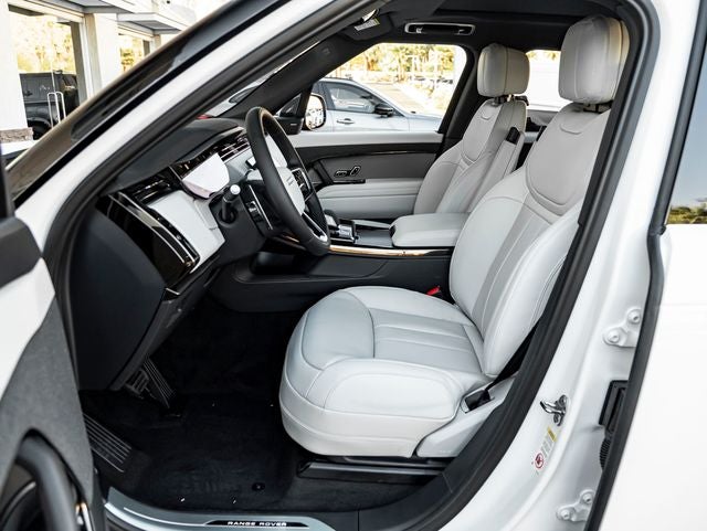 2027 Land Rover Range Rover Sport SE
