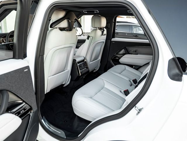 2027 Land Rover Range Rover Sport SE