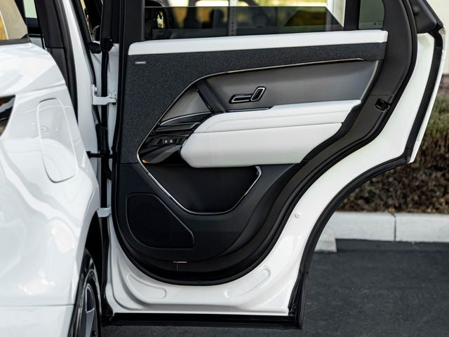 2027 Land Rover Range Rover Sport SE