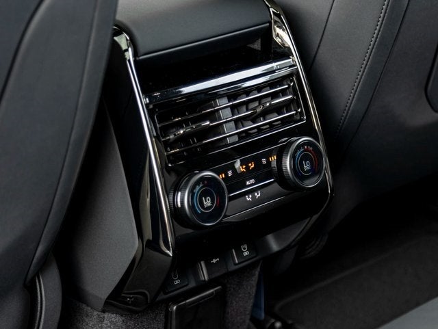 2026 Land Rover Range Rover Sport SV