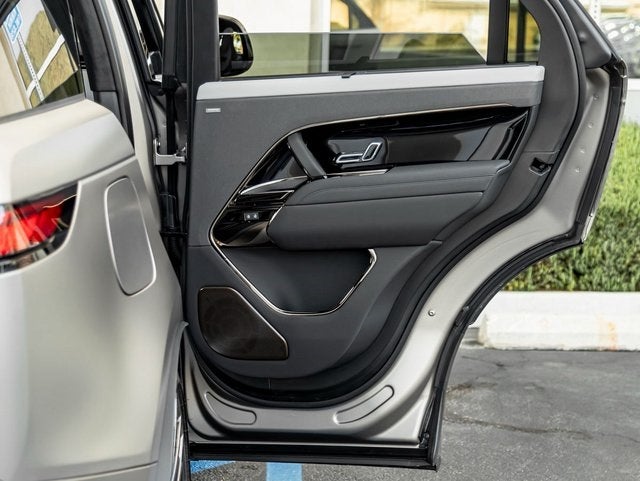 2026 Land Rover Range Rover Sport SV