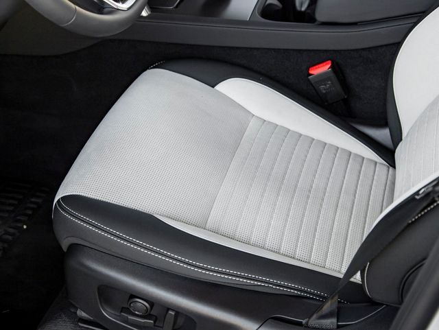2025 Land Rover Discovery Sport S