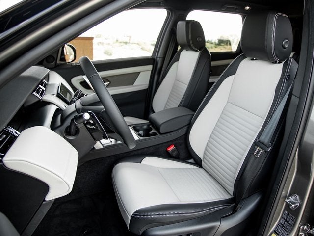 2024 Land Rover Discovery Sport SE