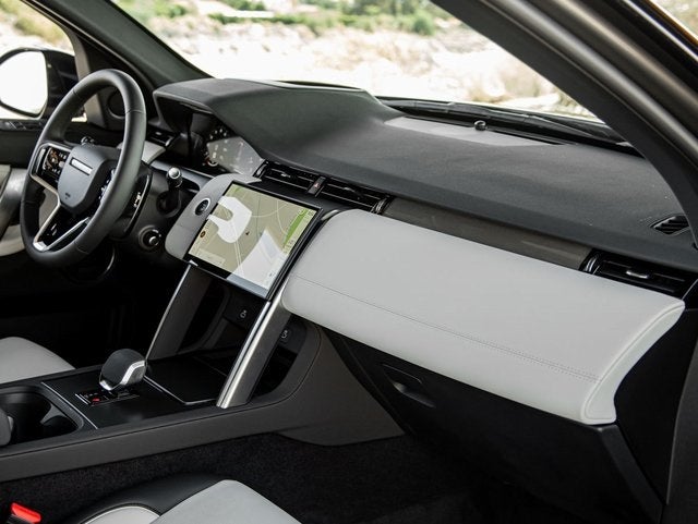 2024 Land Rover Discovery Sport SE