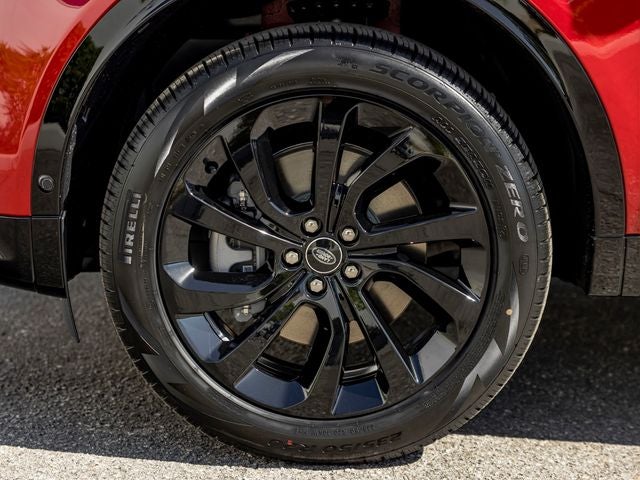 2025 Land Rover Discovery Sport SE