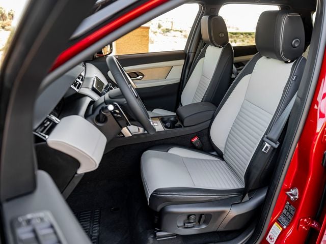 2025 Land Rover Discovery Sport SE