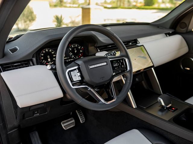 2025 Land Rover Discovery Sport SE