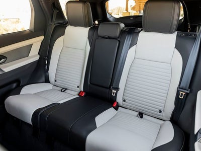 2025 Land Rover Discovery Sport SE
