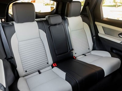 2025 Land Rover Discovery Sport SE