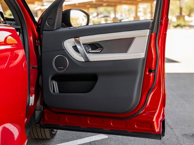 2025 Land Rover Discovery Sport SE
