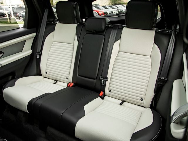 2026 Land Rover Discovery Sport Landmark