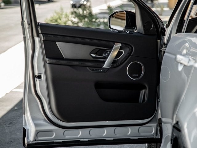 2024 Land Rover Discovery Sport SE