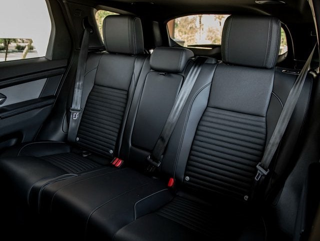 2024 Land Rover Discovery Sport SE