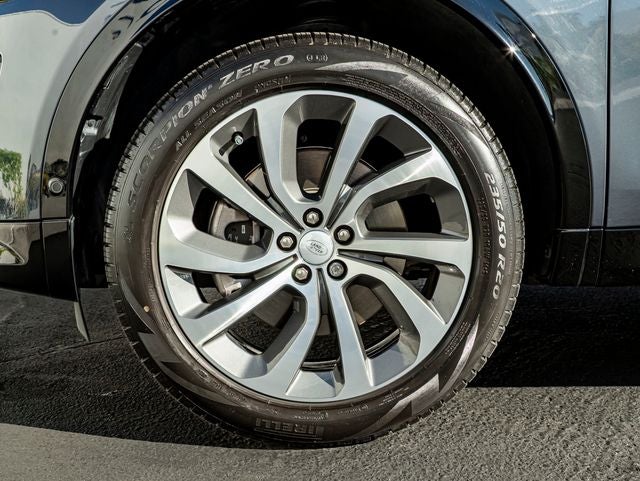 2024 Land Rover Discovery Sport SE