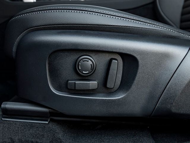 2026 Land Rover Discovery Sport Landmark