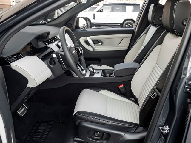 2026 Land Rover Discovery Sport Landmark