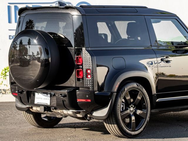 2025 Land Rover Defender 90 X-Dynamic SE