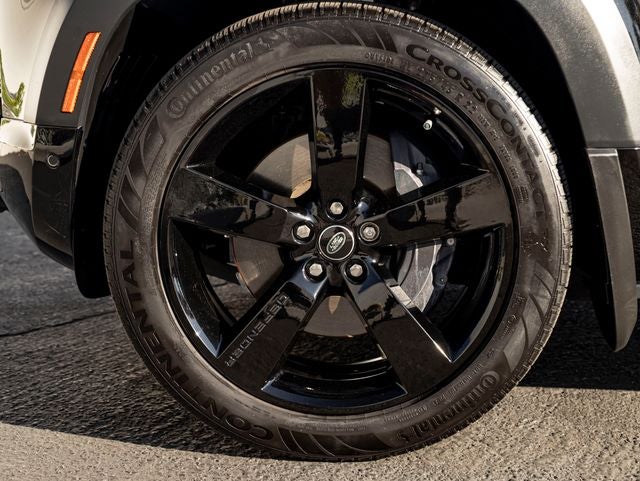 2025 Land Rover Defender 90 X-Dynamic SE