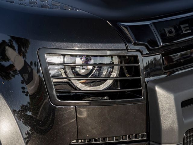 2025 Land Rover Defender 90 X-Dynamic SE