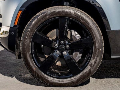 2026 Land Rover Defender 110 X-Dynamic SE