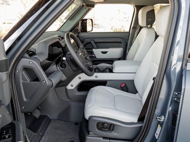 2026 Land Rover Defender 110 X-Dynamic SE