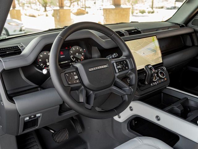 2026 Land Rover Defender 110 X-Dynamic SE