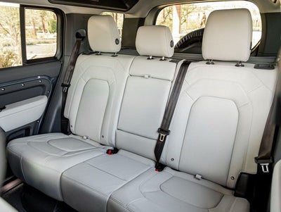 2026 Land Rover Defender 110 X-Dynamic SE