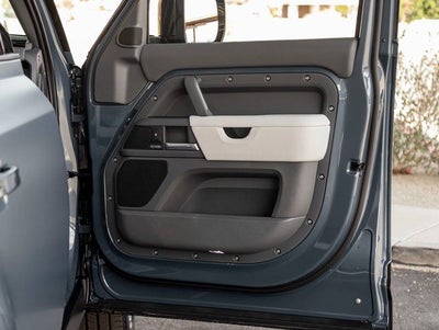 2026 Land Rover Defender 110 X-Dynamic SE