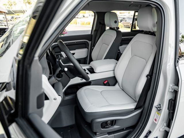 2026 Land Rover Defender 110 X-Dynamic SE