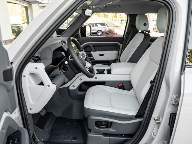 2026 Land Rover Defender 110 X-Dynamic SE