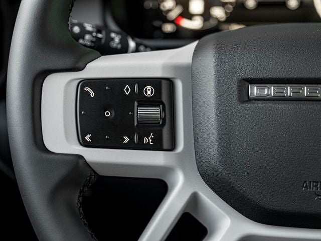 2026 Land Rover Defender 110 X-Dynamic SE