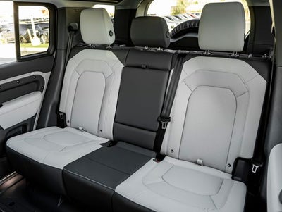 2026 Land Rover Defender 110 X-Dynamic SE