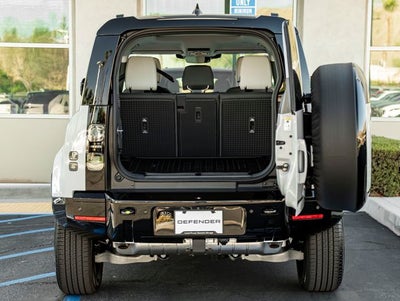 2026 Land Rover Defender 110 X-Dynamic SE