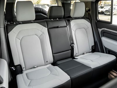 2026 Land Rover Defender 110 X-Dynamic SE