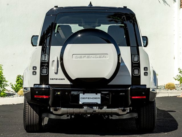 2026 Land Rover Defender 110 X-Dynamic SE