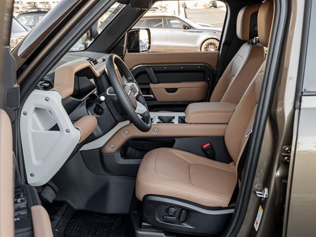2026 Land Rover Defender 110 X-Dynamic SE