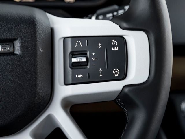 2026 Land Rover Defender 110 X-Dynamic SE