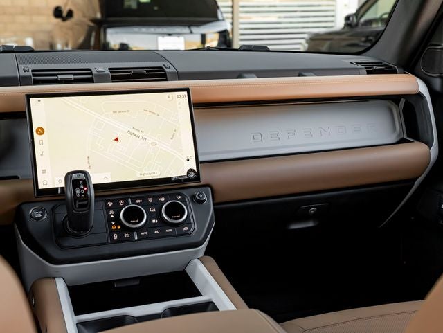 2026 Land Rover Defender 110 X-Dynamic SE
