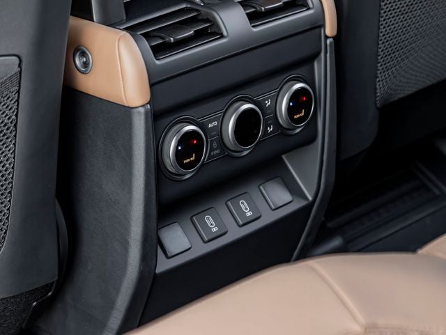 2026 Land Rover Defender 110 X-Dynamic SE