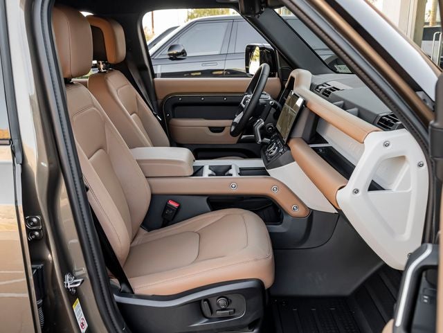 2026 Land Rover Defender 110 X-Dynamic SE