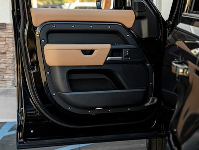 2026 Land Rover Defender 110 X-Dynamic SE