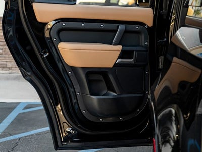 2026 Land Rover Defender 110 X-Dynamic SE