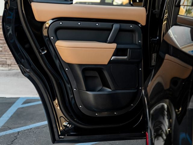 2026 Land Rover Defender 110 X-Dynamic SE