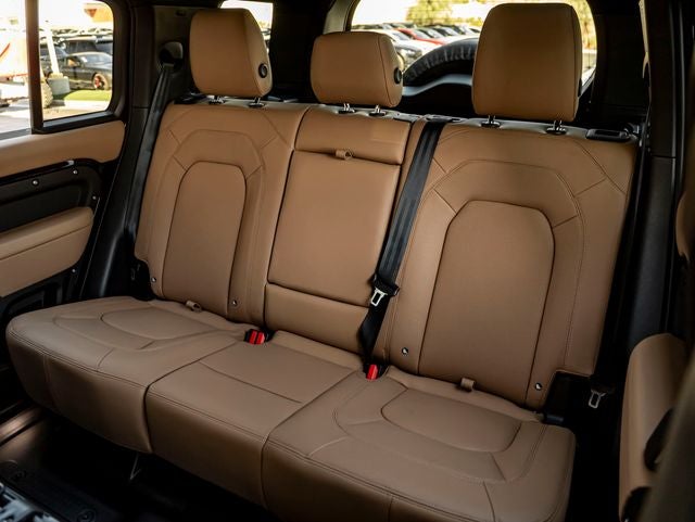 2026 Land Rover Defender 110 X-Dynamic SE
