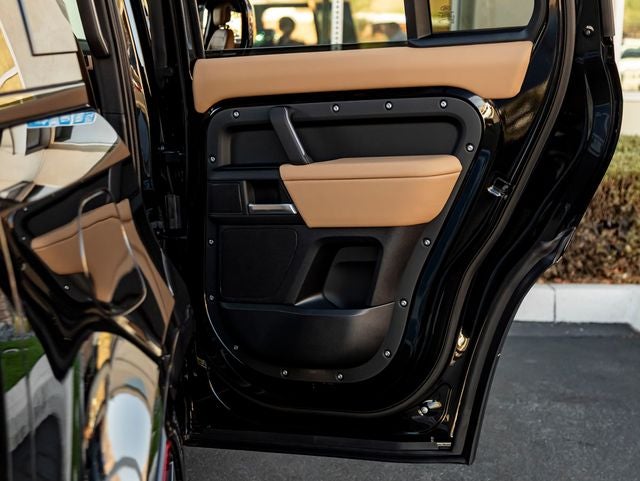 2026 Land Rover Defender 110 X-Dynamic SE